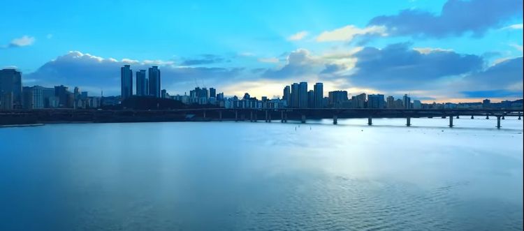 漢江美景讓人想要1秒殺去韓國。翻攝VisitSeoul TV