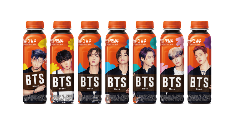 韓國BTS聯名美式咖啡(無糖)，原價79元/瓶，特價第2件5折，即日起-10/4。業者提供