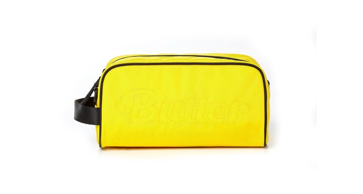 斜背包，2580元。品牌提供