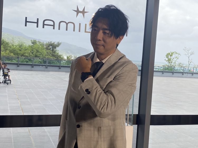 梁赫群挑錶重視好搭配，對今佩戴的漢米爾頓新錶很滿意。林哲良攝