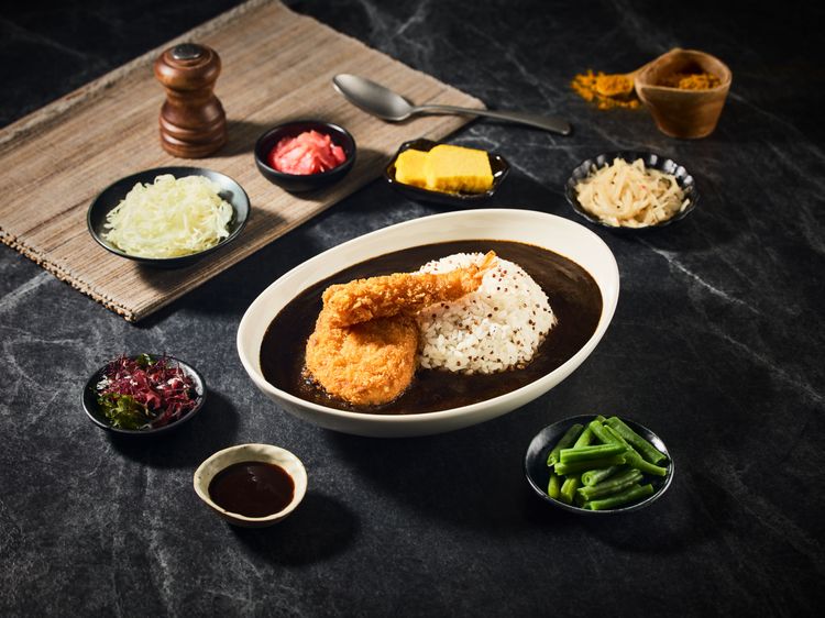 BistroRyu雙拼漁夫海老可樂餅黑咖哩飯原價285元，優惠價228元。業者提供