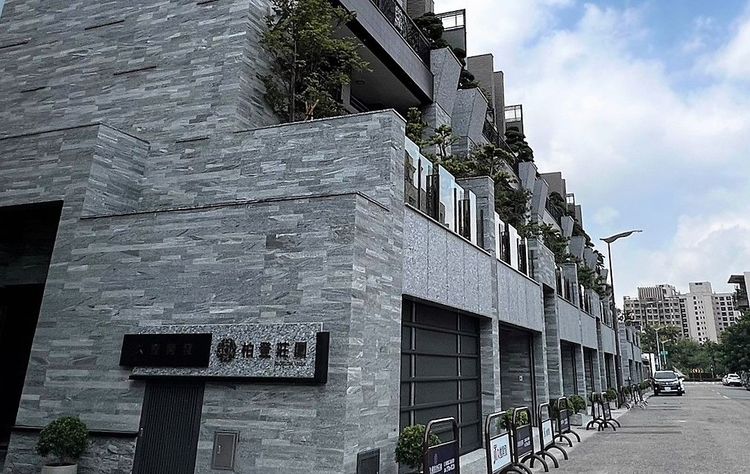 不管是大樓或別墅，台中蛋黃區換屋產品輕鬆突破4000萬元門檻。王鈞生攝