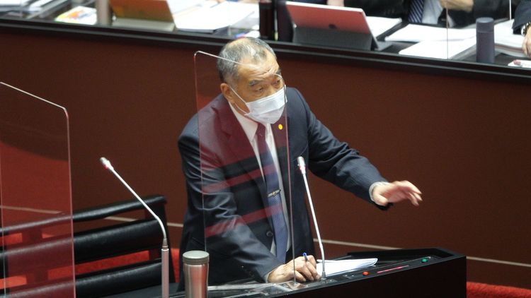 國防部長邱國正在11日院會時，並未鬆口兵役延長實施日期。莊宗達攝