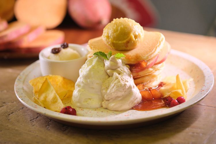 甜薯黑糖鮮奶油冰淇淋薄鬆餅售價260元。陳志淵攝