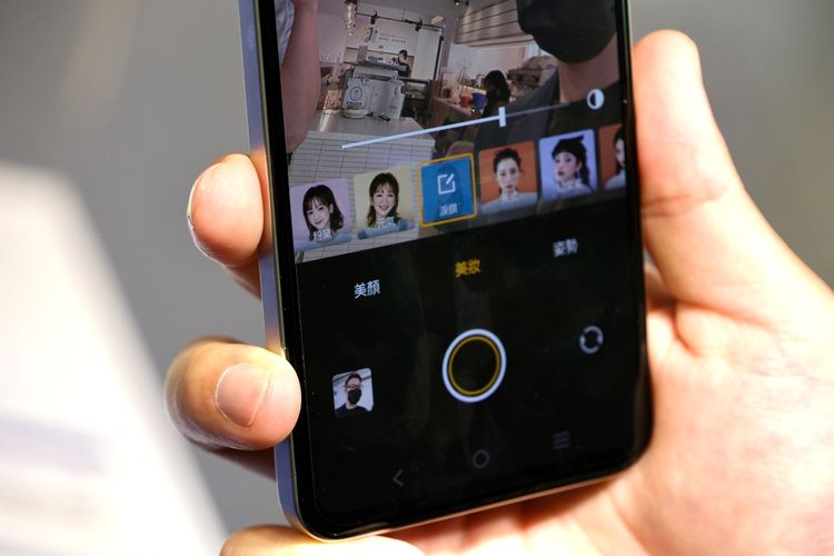 內建人像風格濾鏡。陳志淵攝