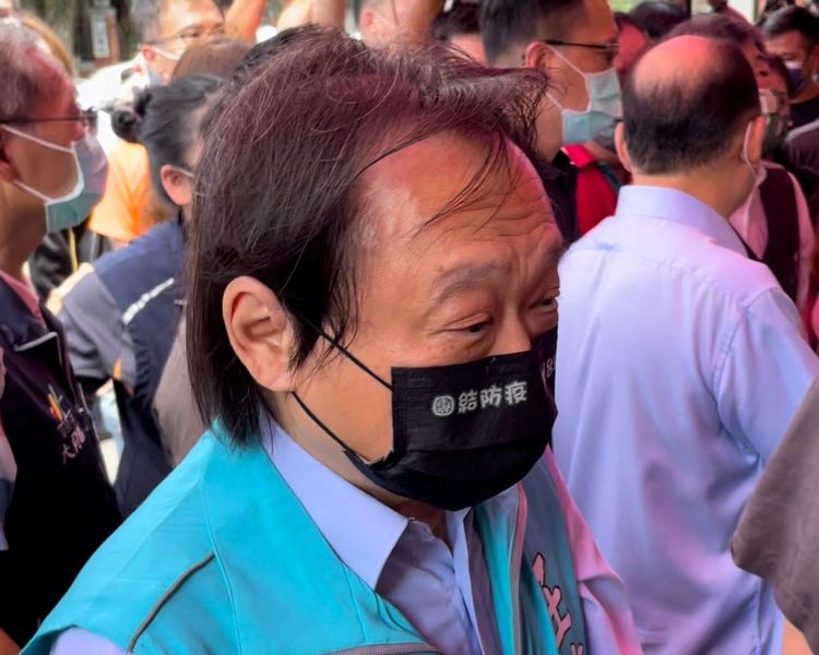 王世堅說，理智與情感，他還在思考中。林志怡攝