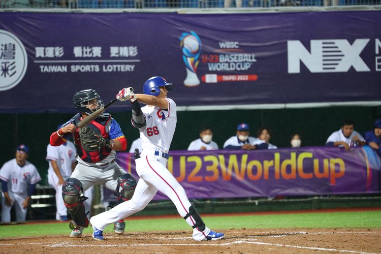 統一羅暐捷1分點安打，為台灣先馳得點。  鄭孟晃攝