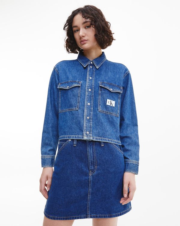 Calvin Klein標誌短版襯衫，6380元。品牌提供