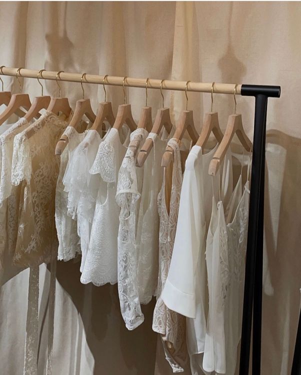 Chou Chou 輕婚紗主打不用複雜厚重的婚紗，也可以永遠夢幻婚禮。翻攝Chou Chou 輕婚紗IG