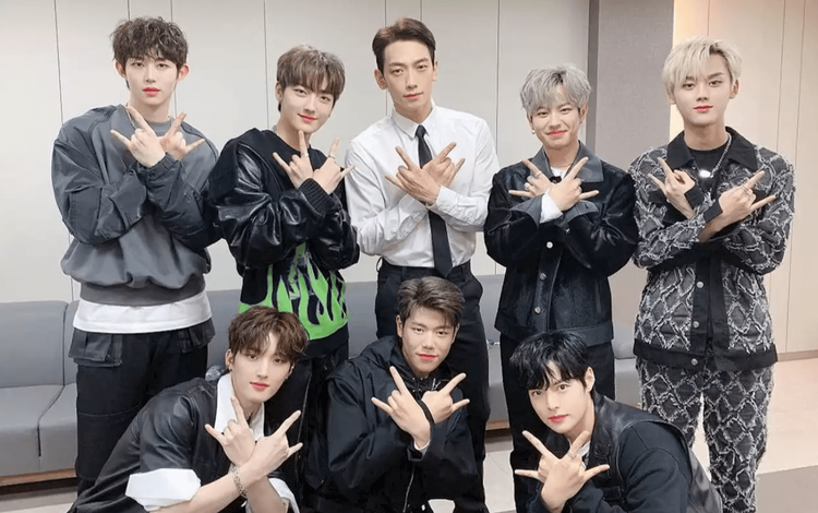 Ciipher由Rain（後排中）打造，出道至今1年半。翻攝Rain IG