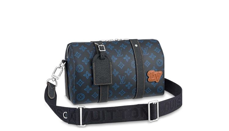 City Keepall藍色Monogram肩背包，8萬4500元。品牌提供