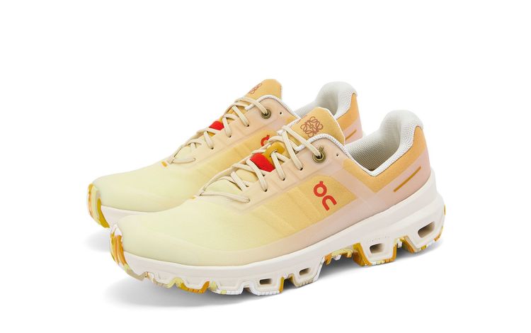 Cloudventure漸層橙色拼接跑鞋，1萬3000元。品牌提供