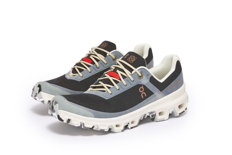 Cloudventure黑色拼接跑鞋，1萬3000元。品牌提供