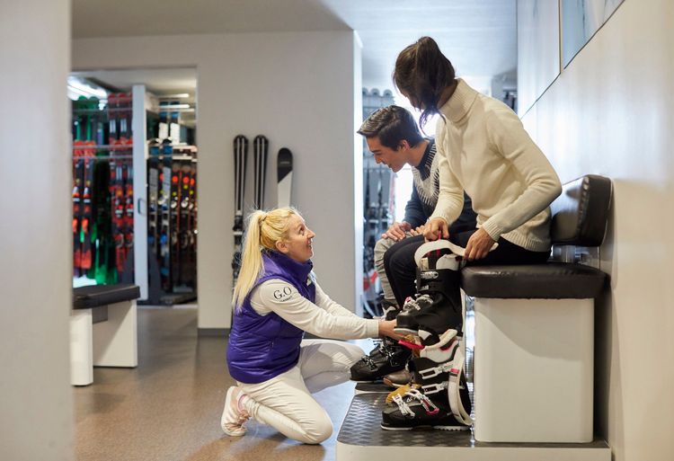 度假村提供完整的滑雪器具租賃，以及專業的課程訓練。Club Med提供