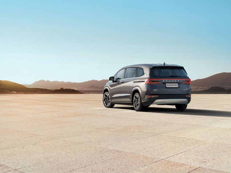 Hyundai Custin在國內均提供1.5升汽油渦輪動力，並且搭配8速手自排變速箱，在稅金層面上擁有不少優勢。原廠照片