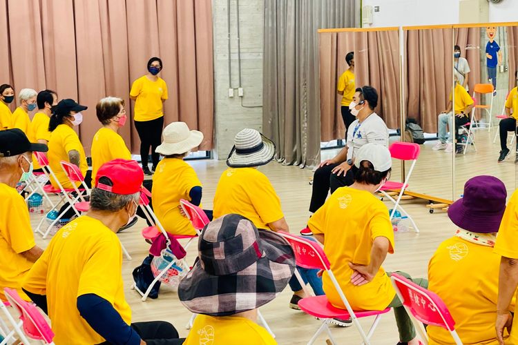 部落長者參與體適能教學。古和純攝