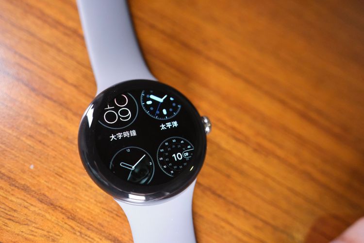 長按就可設定錶面樣式。陳志淵攝