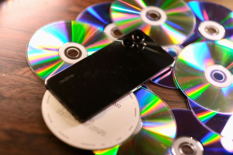 同步推出的「搖滾黑」也採用星光粒子設計。陳志淵攝