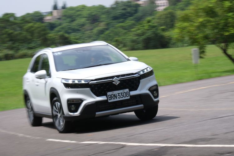 動態表現就像一台加高的掀背車，靈活又俐落。陳志淵攝