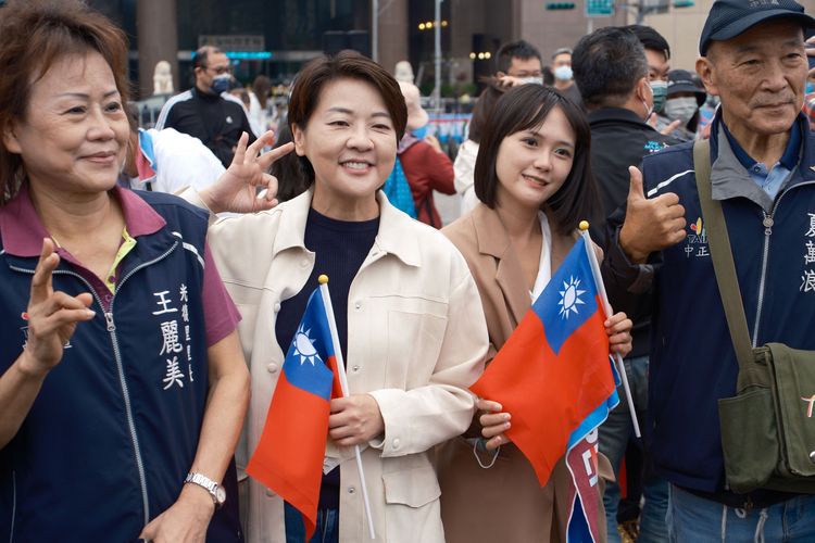 黃珊珊(左二)出席台北市國慶升旗暨慶祝活動。陳志淵攝