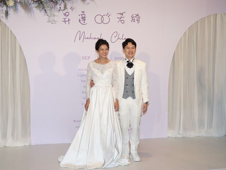 新人開心接受大家祝福。陳德興攝