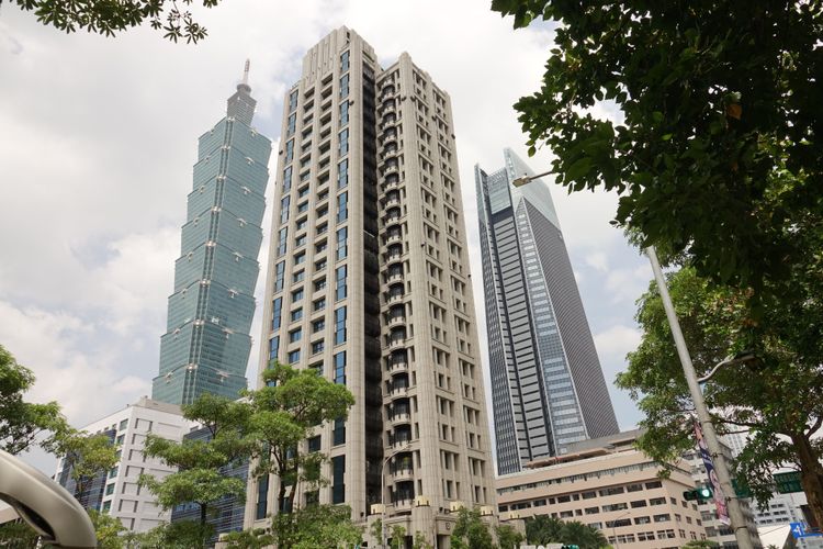 「首席公館」在銷售期間曾經喊賣一個車位要價千萬。陳德興攝