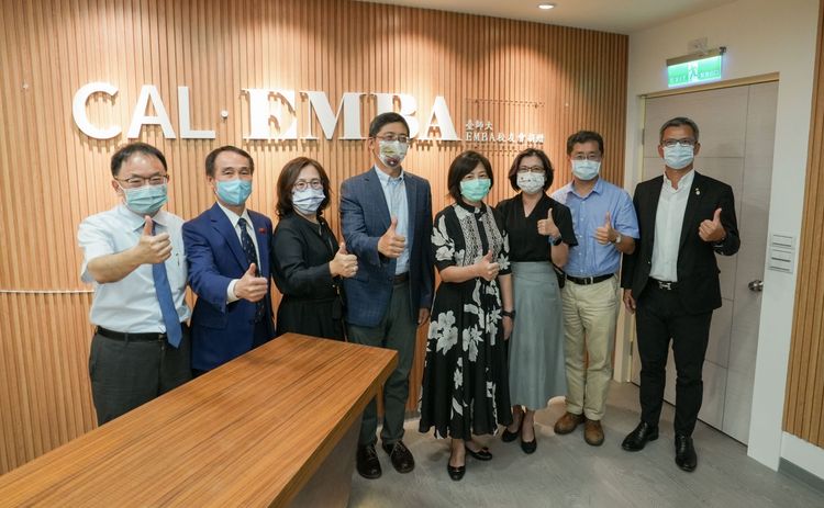 台師大「英語學術素養中心」(CAL)上學期提供超過594場次一對一學術英語寫作和口說輔導。台師大提供