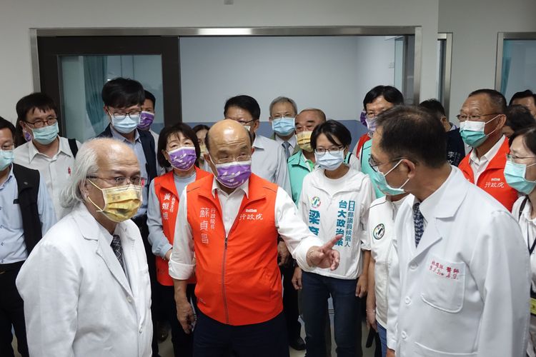 屏東榮民總醫院預計11月11日開幕，行政院長蘇貞昌要求一切都到位才能開幕。羅琦文攝