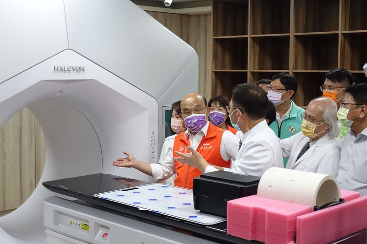 行政院長蘇貞昌今日下午視察屏東榮民醫院新建工程。羅琦文攝
