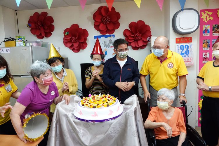 江聰淵上午續跑行程，不受論文案影響。林泊志攝