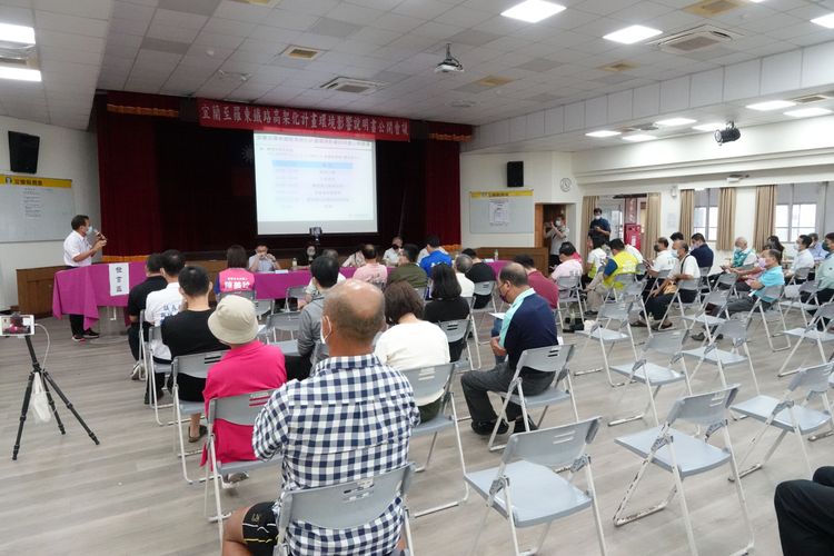 宜蘭到羅東鐵路高架化計畫，交通部鐵道局今舉行說明會，聽取地方意見。林泊志攝