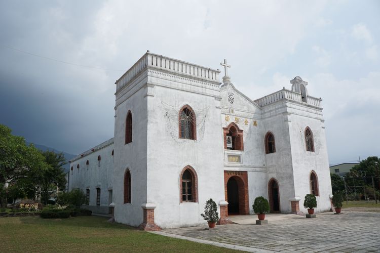 萬金聖母聖殿是萬巒知名景點。羅琦文攝