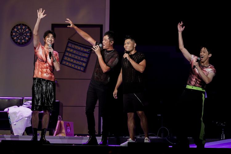 江宏傑（左起）、姚元浩唱饒舌，李玖哲與陳漢典幫忙打拍子。寬宏提供