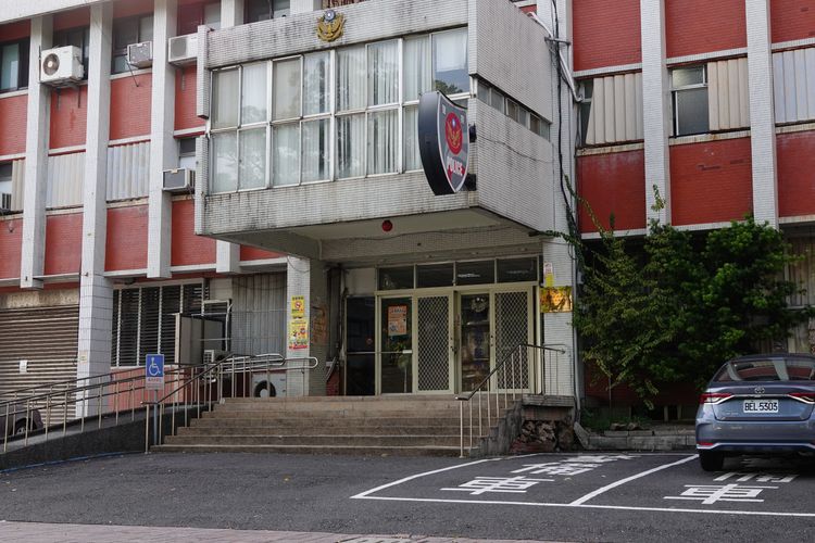 案發前王女曾向當地派出所報案，警方主動詢問是否要申請保護令，但遭拒絕，不料返家即發生憾事。林泊志攝