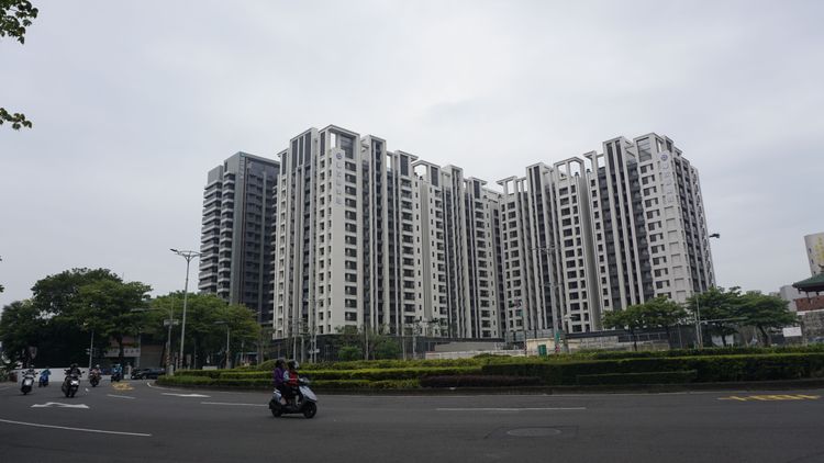 左營果貿地區新屋從1字頭上揚到3字頭，房價成長超過1倍。葉家銘攝