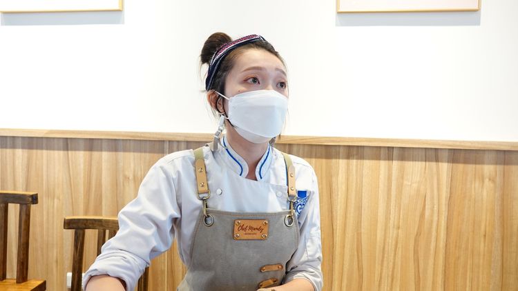 33歲的Mandy相中故鄉宜蘭的慢活步調，返鄉開咖啡店，並以拿手的甜點手藝，擄獲許多少女心。林泊志攝