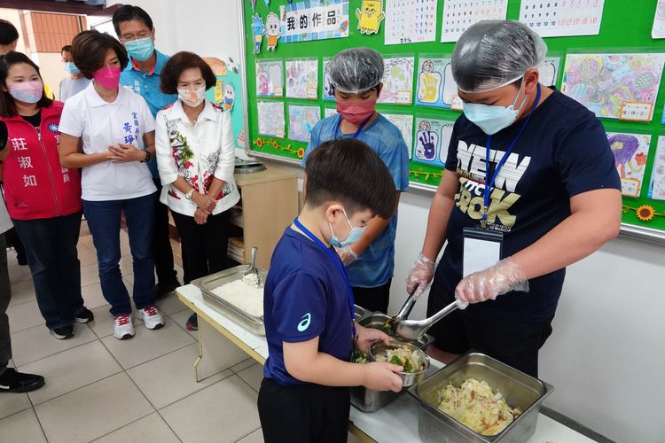 林姿妙上任後積極推動營養午餐免費政策，獲得不少好評。林泊志攝