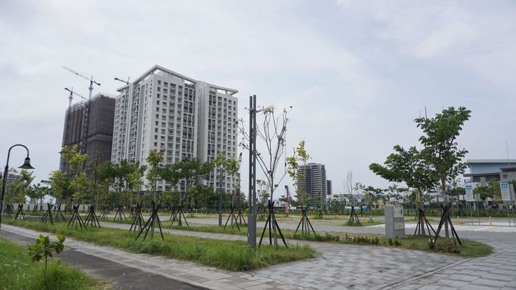 九份子重劃區已建置國中小學，區段綠覆率高，為全台第一個低碳示範重劃區。葉家銘攝