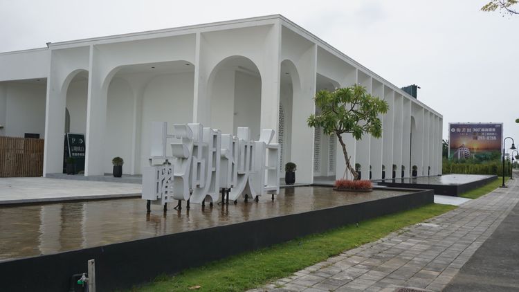 上曜建設河景宅「上曜湖映白」頂樓成交突破4字頭行情。葉家銘攝