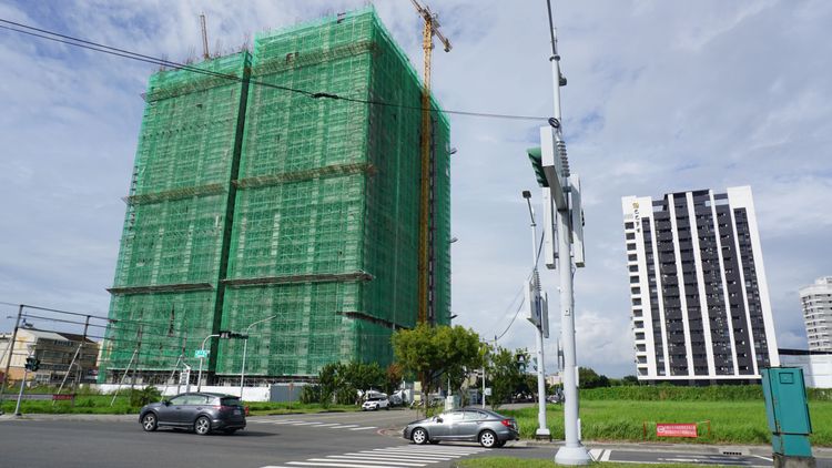 區段已出現8字頭地價，換算每坪房價至少35萬元起。葉家銘攝