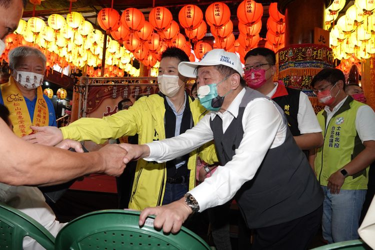 陳時中說，自己對於本土寺廟的感情相對比較豐富。陳德興攝
