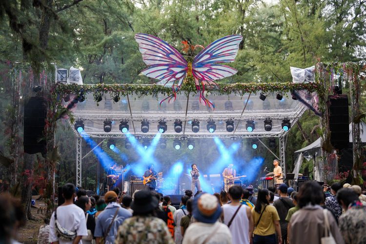 森林中的「精靈林舞台」則安排輕鬆搖擺的人聲樂曲，入夜後改演出世界音樂。田欣雲攝