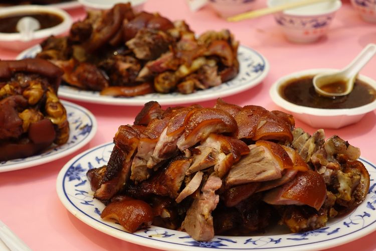 萬巒豬腳遠近馳名。羅琦文攝