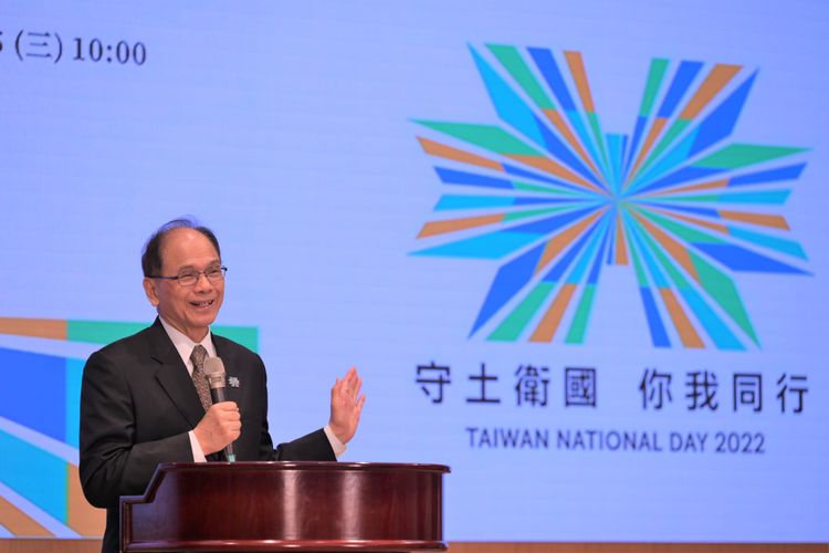 游錫堃今天於慶籌會記者會上宣布大會系列活動內容。慶籌會提供