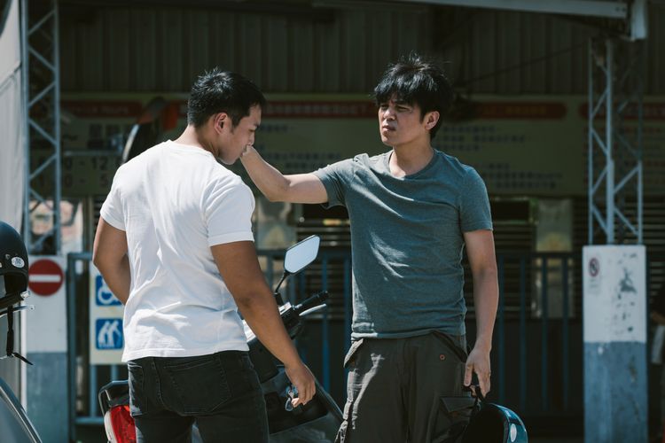 徐詣帆（右）飾演性侵犯。三禾行銷提供