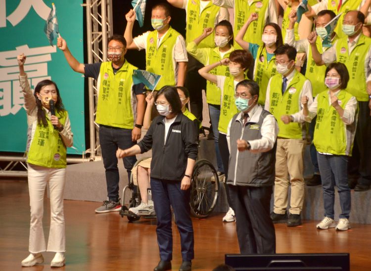蔡英文向支持者喊話團結，這一站要贏得漂亮。王志弘攝