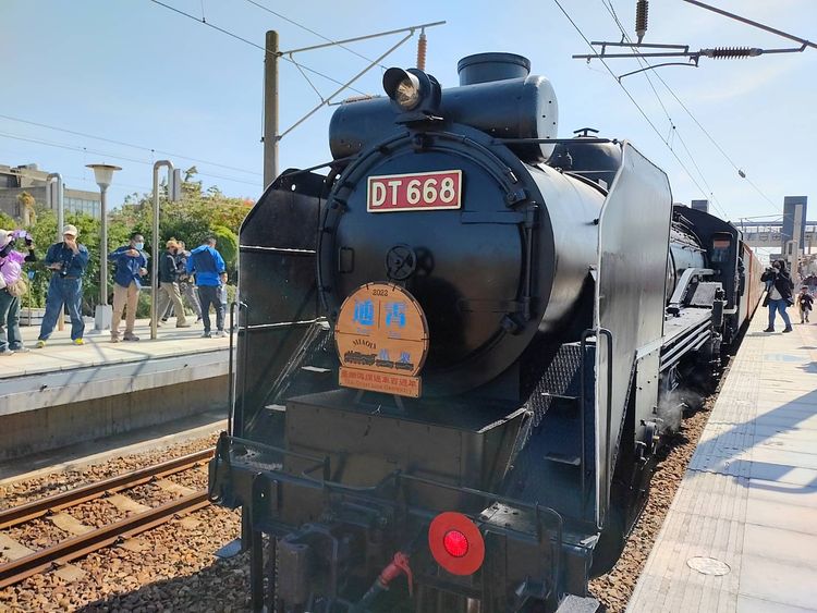 DT668蒸汽火車恭迎媽祖。台鐵提供