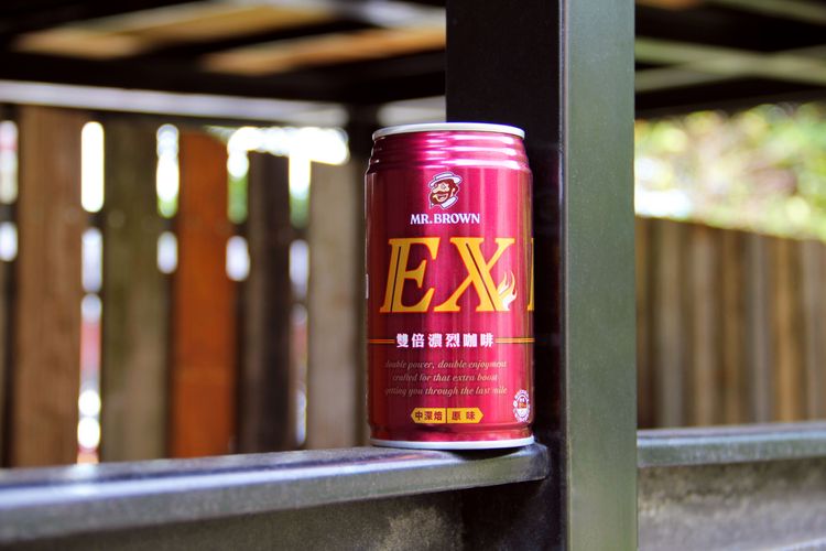 伯朗EX雙倍濃烈咖啡100%原豆萃取、中深烘焙，無添加香料、色素。業者提供