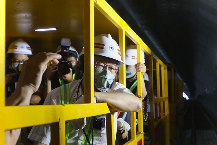 林穎孟宣稱已將絕不詐領助理費承諾書送市長室,柯文哲酸簽好也要到法院好好解釋。林林攝