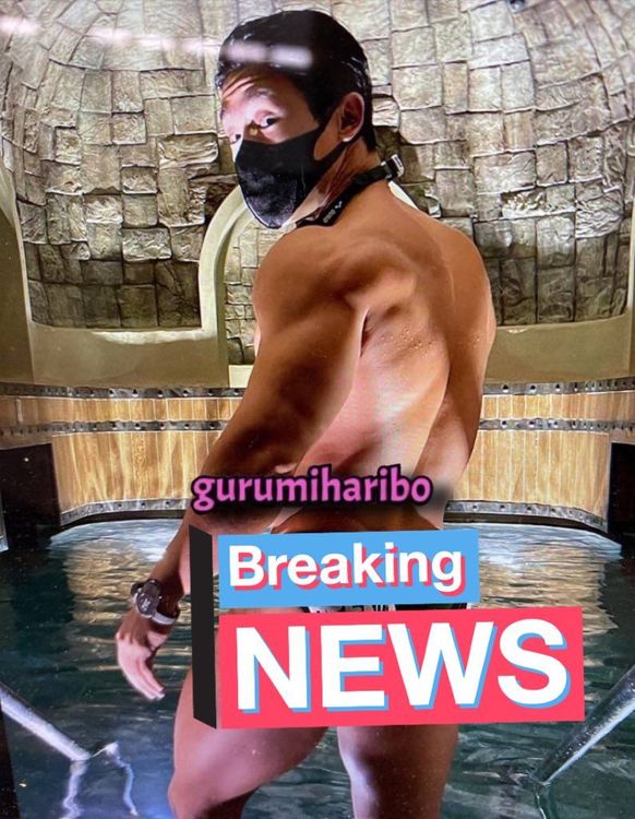 一連串外流照中，突然出現肌肉猛男照，格外引人注目。翻攝推特